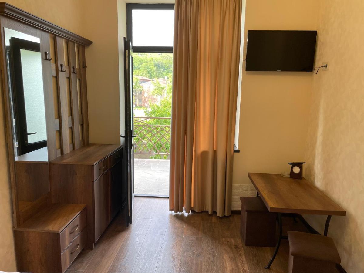Yolyans Hotel Goris Eksteriør bilde
