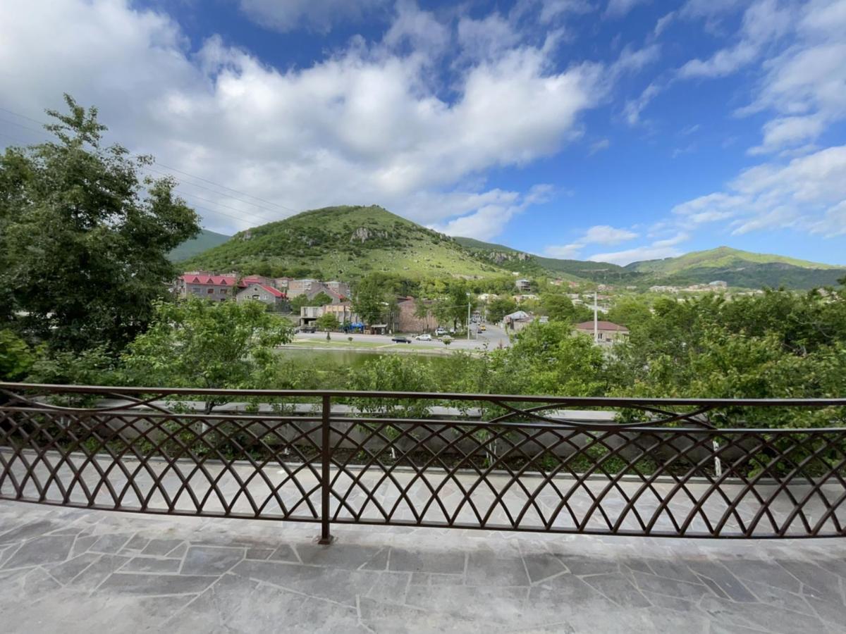 Yolyans Hotel Goris Eksteriør bilde