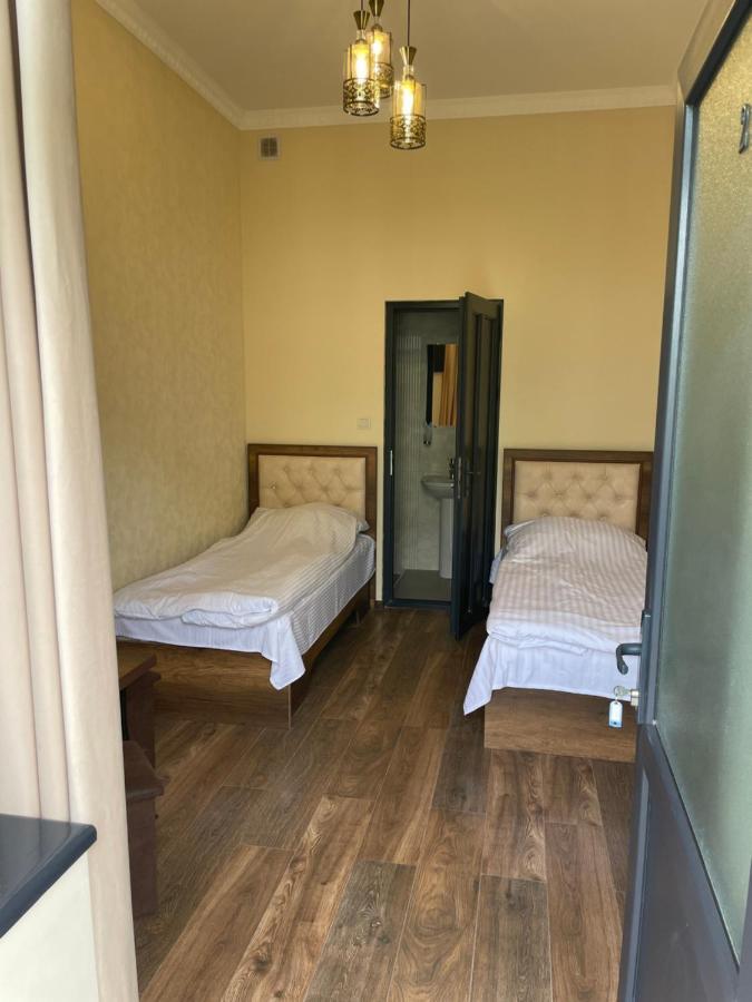 Yolyans Hotel Goris Eksteriør bilde